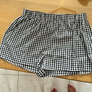 Shein Curve 1xl black checkered shorts
